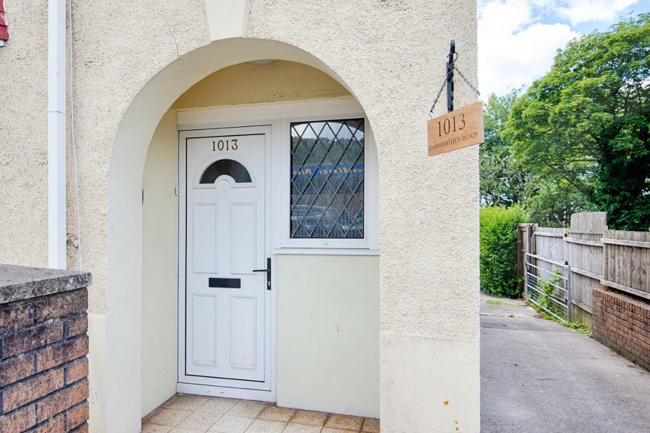 Off Road Parking, Garden, Tv In Every Room Swansea Exterior photo