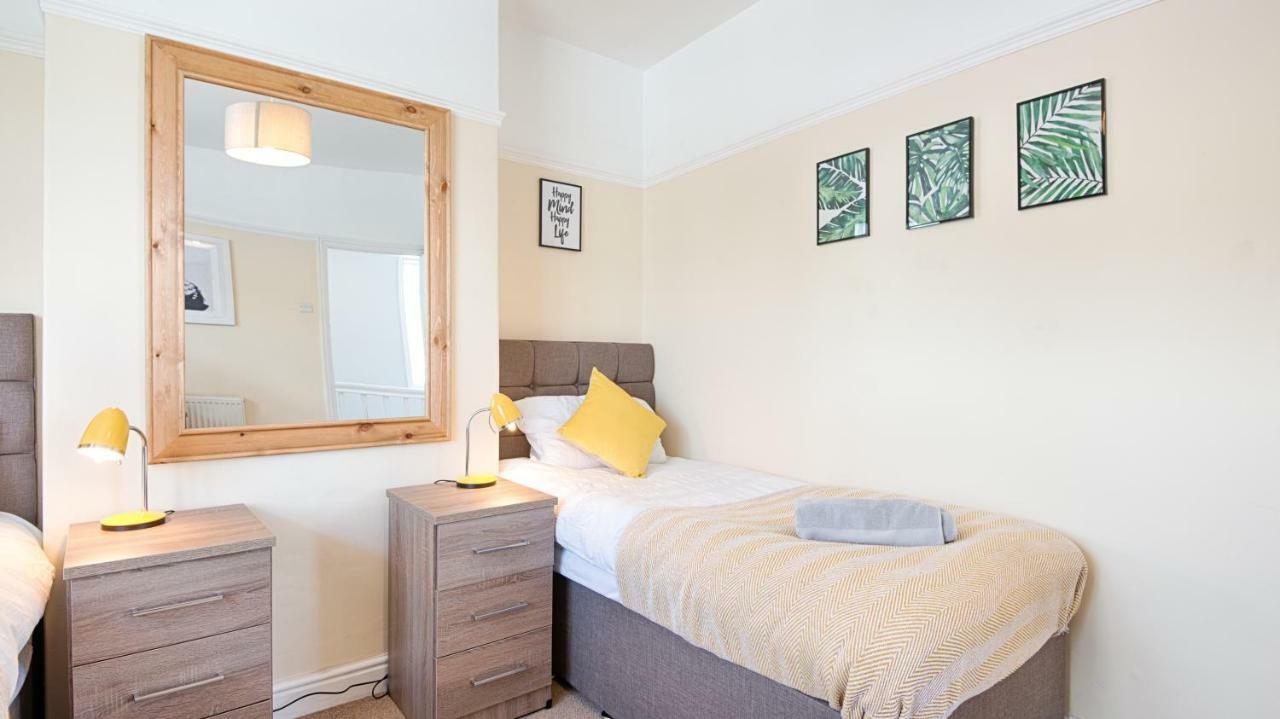 Off Road Parking, Garden, Tv In Every Room Swansea Exterior photo