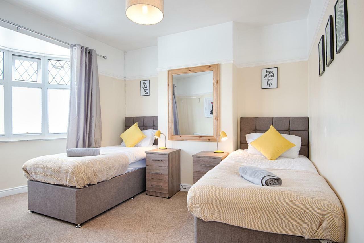 Off Road Parking, Garden, Tv In Every Room Swansea Exterior photo